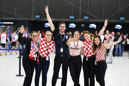 The fan atmosphere hasn't avoided our airport. We've seen off the cheerful groups of fans that support the Croatian football team in Russia. Good luck Vatreni! 