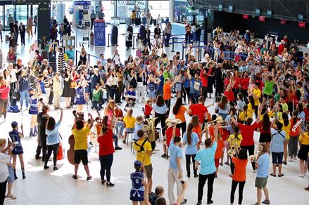 Svjetski dan glazbe obilježio flash mob u zračnoj luci 